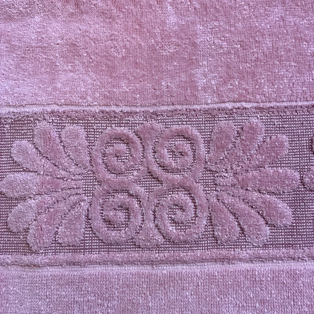 One VTG Cannon Monticello Pink Towel Bath Sized Fringed 44